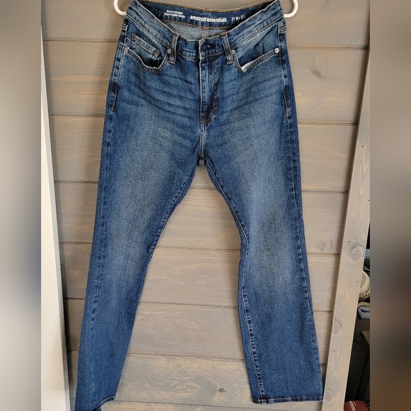 Amazon Essentials Bootcut Straight Jeans - Picture 1 of 2
